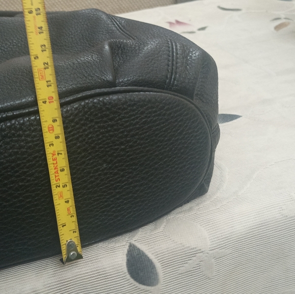 Authentic Michael Kors Leather Medium East West Ring Tote in Black - Picture 13 of 13